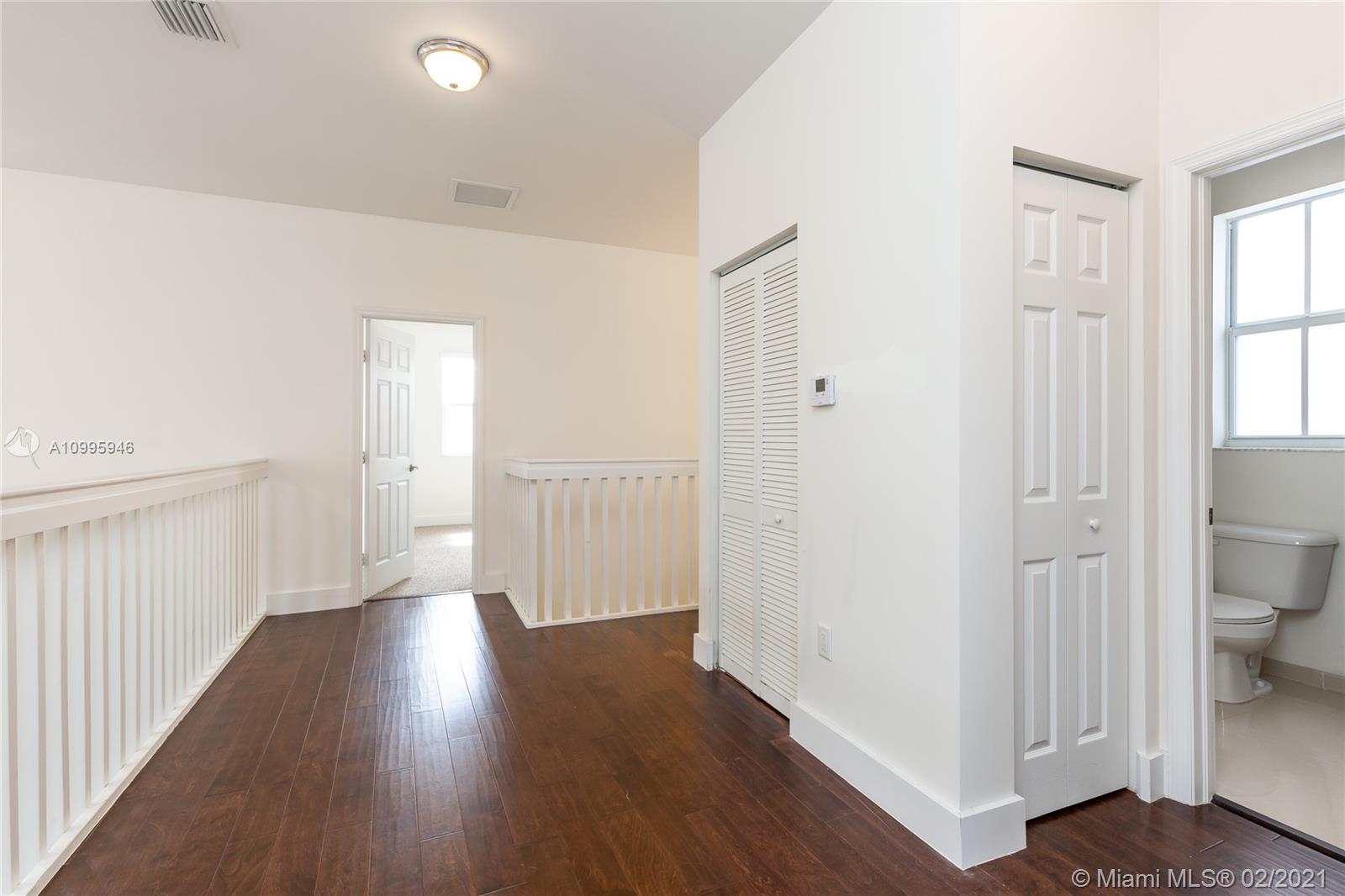 VINTAGE ESTATES - Residential