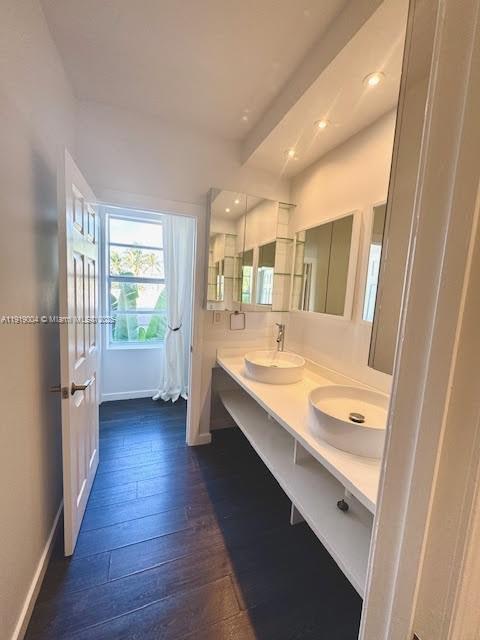 LINCOLN VIEW CONDO - Residential