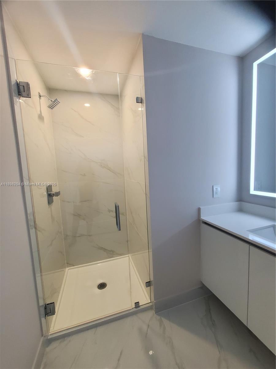 ARIA RESERVE - Residential Lease