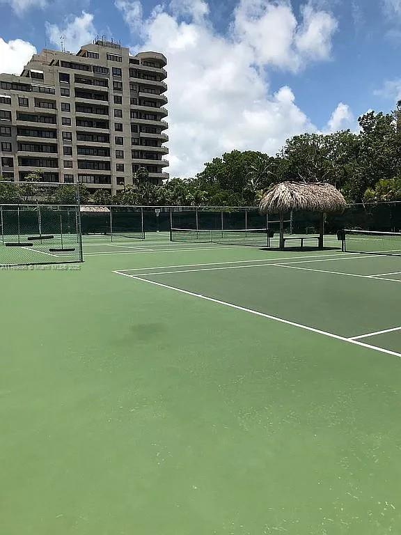 Online Auction Ends March 31, 2025, 9:00 AM Est. Discover this inviting 2-bedrooms, 2-bathroom home, offering a wonderful opportunity to live in a desirable Key Biscayne Miami neighborhood. An Auction deposit is required to bid which will be applied to the sale price of the winning bid. Not showing. Sold AS- IS. Assumed to be occupied, no showings. Explore more details and submit your bid through Federa Home app.
PROPERTY IS OCCUPIED! UNDER NO CIRCUMSTANCES BOTHER THE OCCUPANTS. Buyers are fully responsible to do their due diligence. Property is a Pre-Foreclosure.