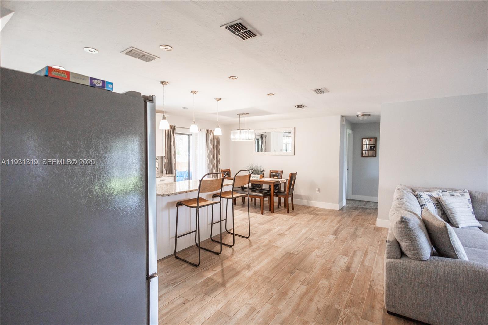 SAN CARLOS PARK - Residential