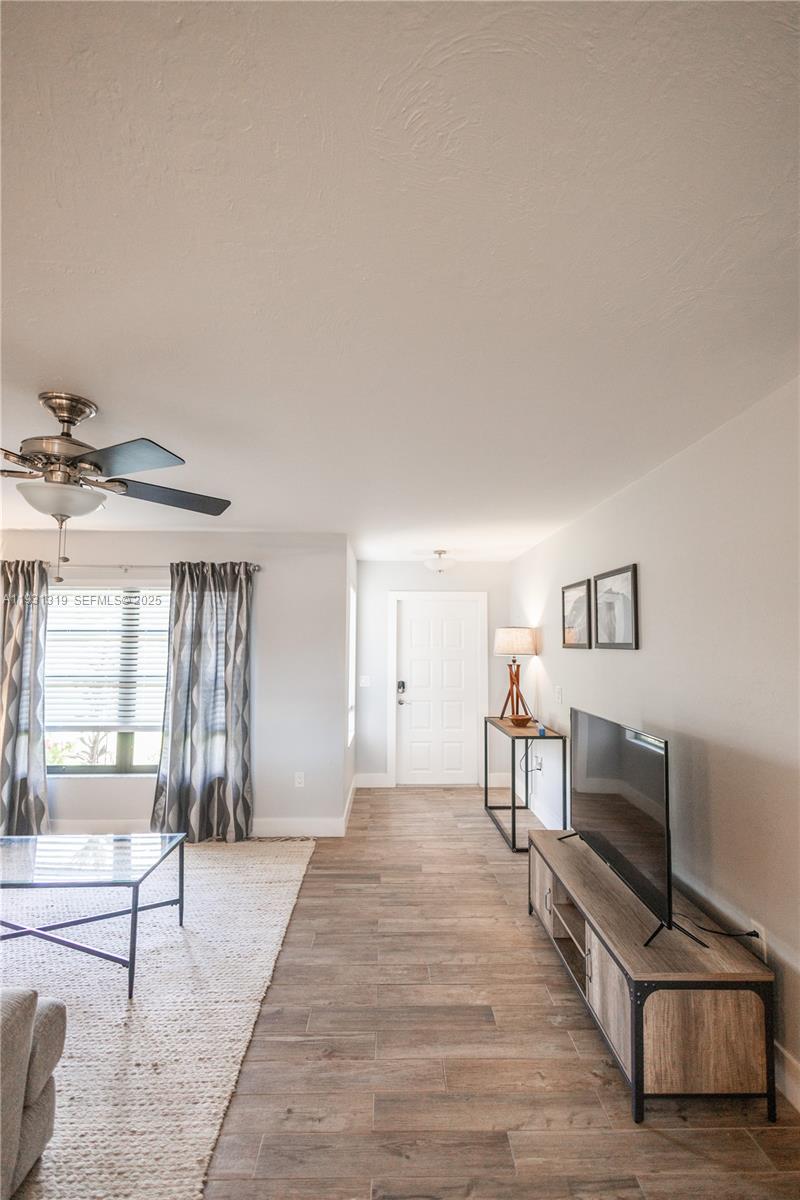 SAN CARLOS PARK - Residential