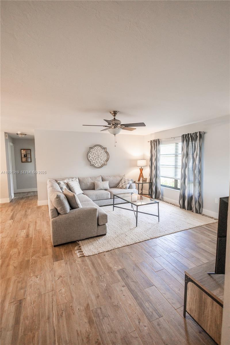 SAN CARLOS PARK - Residential