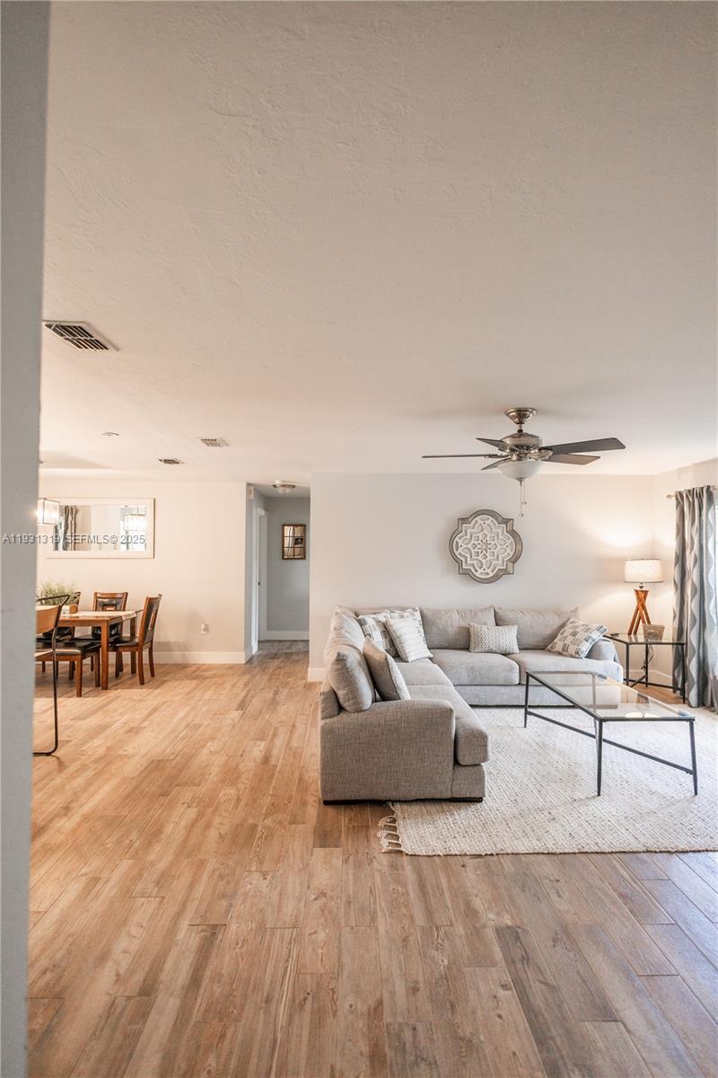 SAN CARLOS PARK - Residential