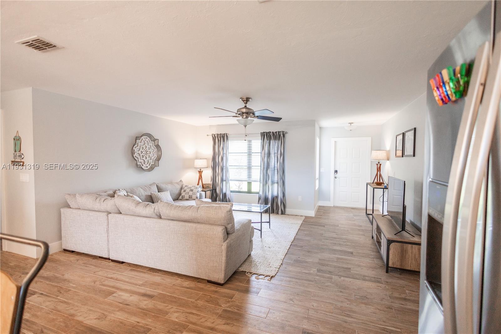 SAN CARLOS PARK - Residential