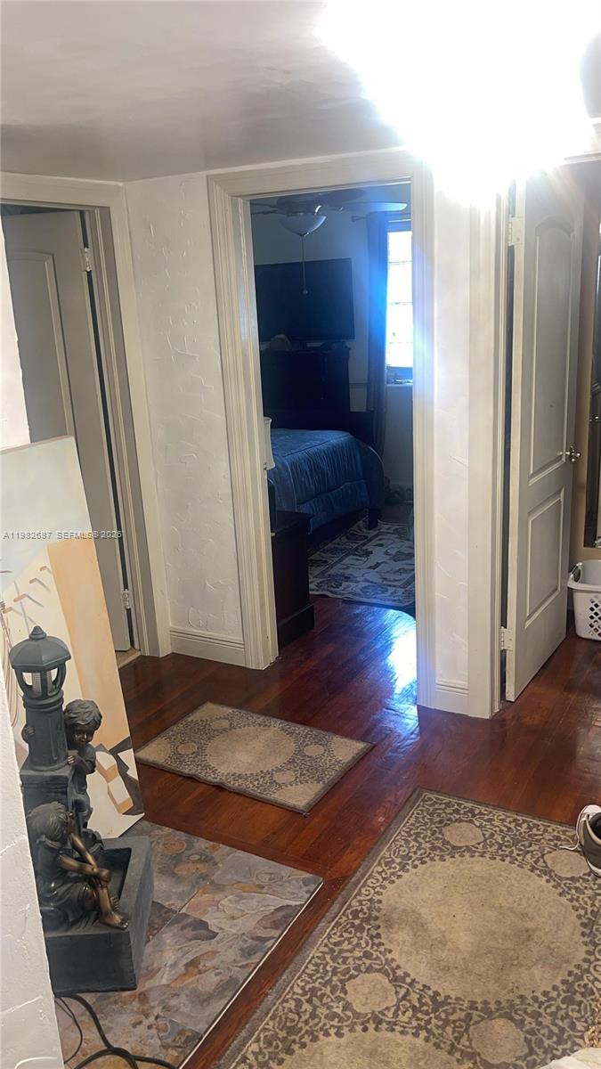 01135 HILLCREST UNIT 03 - Residential