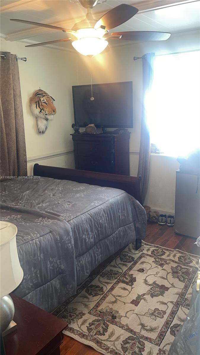 01135 HILLCREST UNIT 03 - Residential