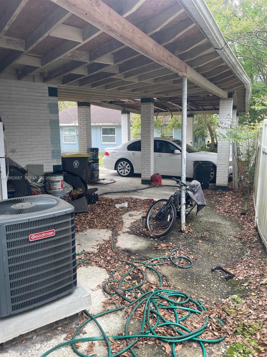 01135 HILLCREST UNIT 03 - Residential