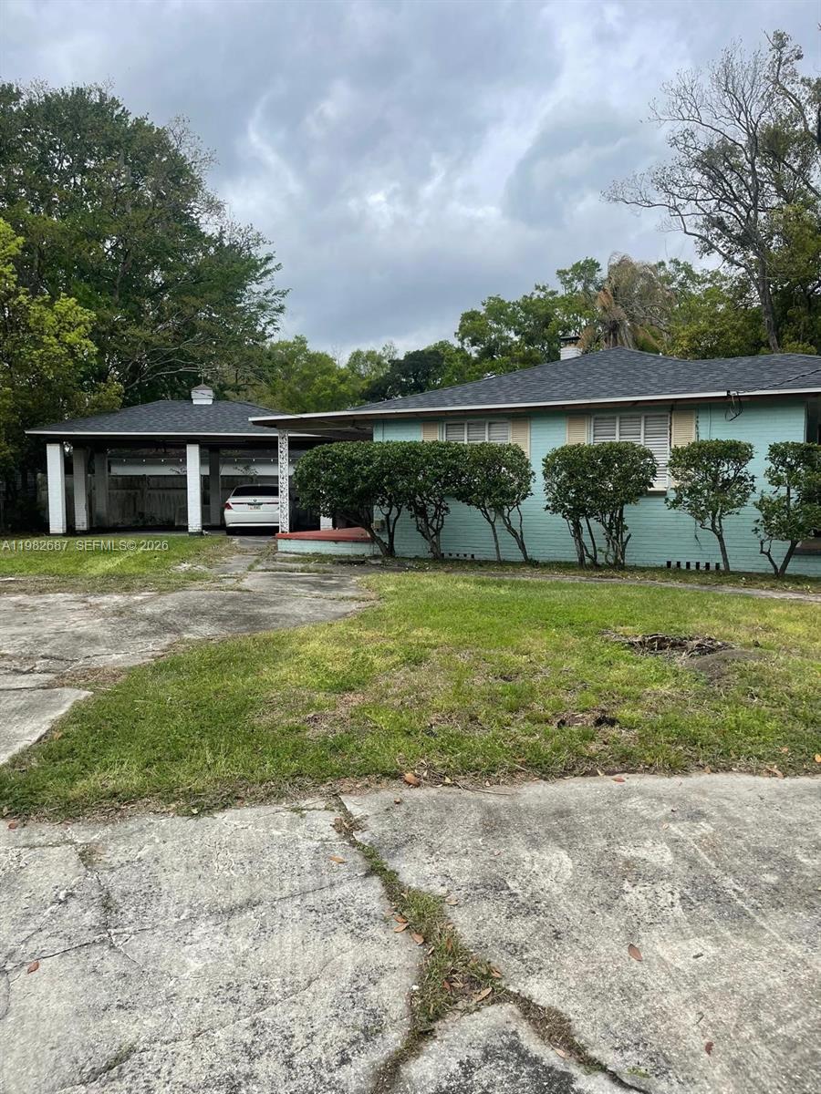 01135 HILLCREST UNIT 03 - Residential