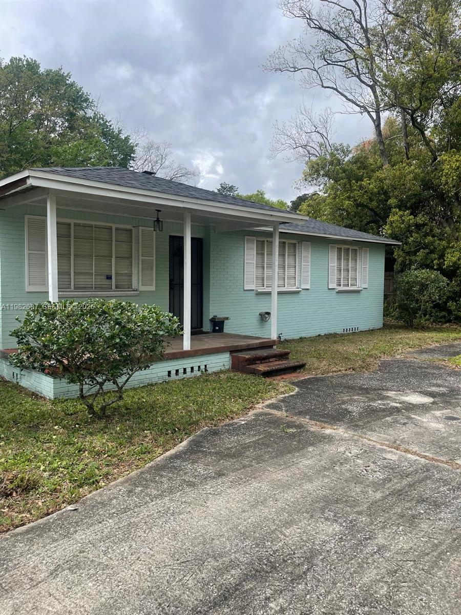 01135 HILLCREST UNIT 03 - Residential