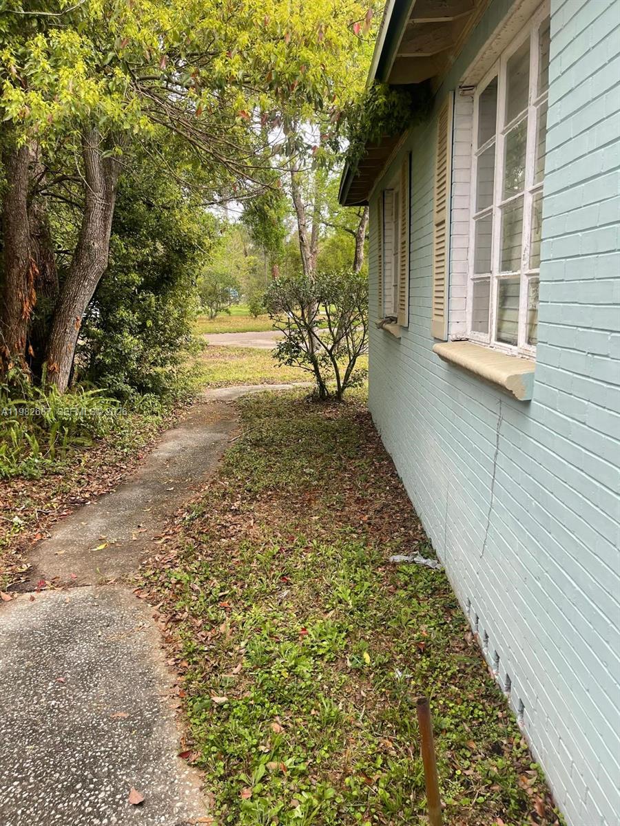 01135 HILLCREST UNIT 03 - Residential