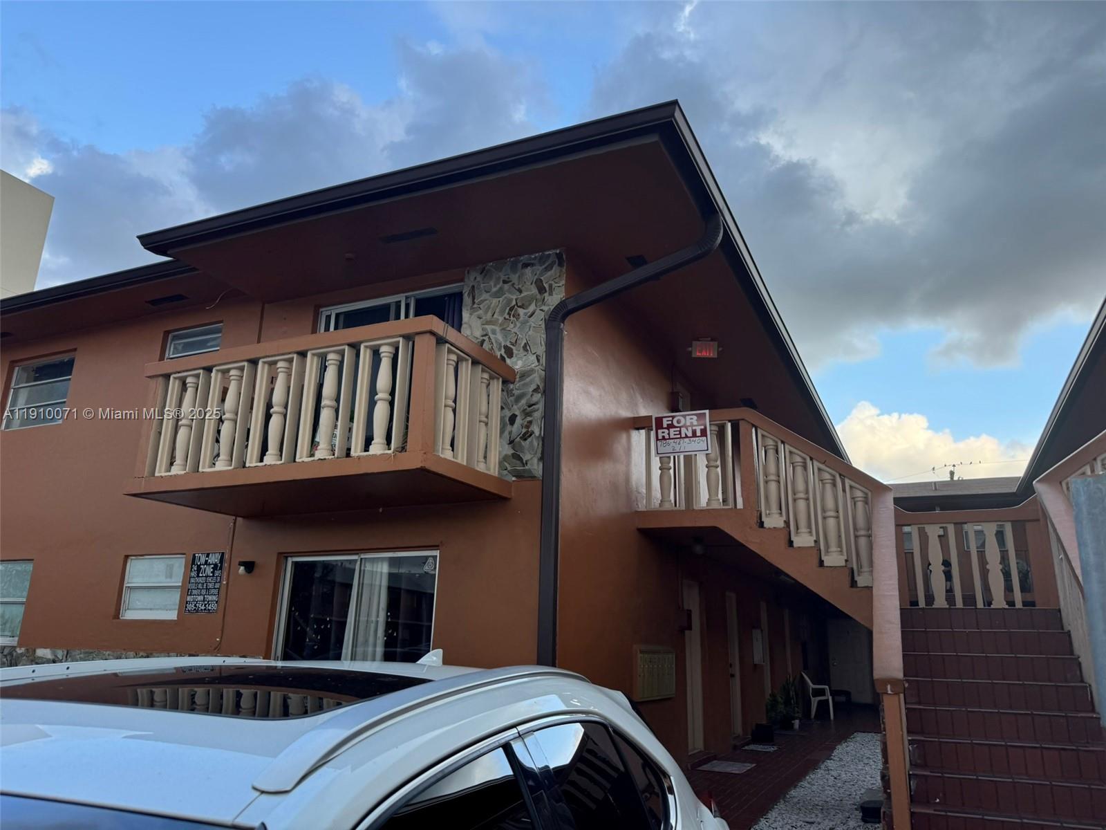 HIALEAH 10TH ADDN - Residential Lease