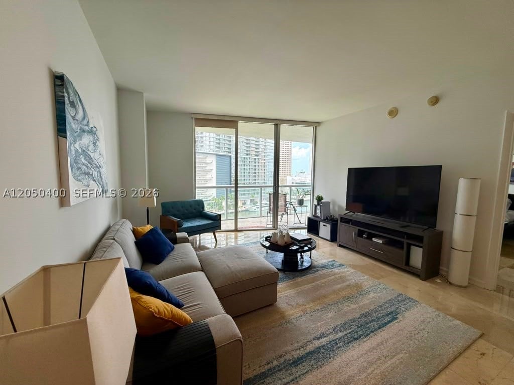 475 Brickell Ave 1012