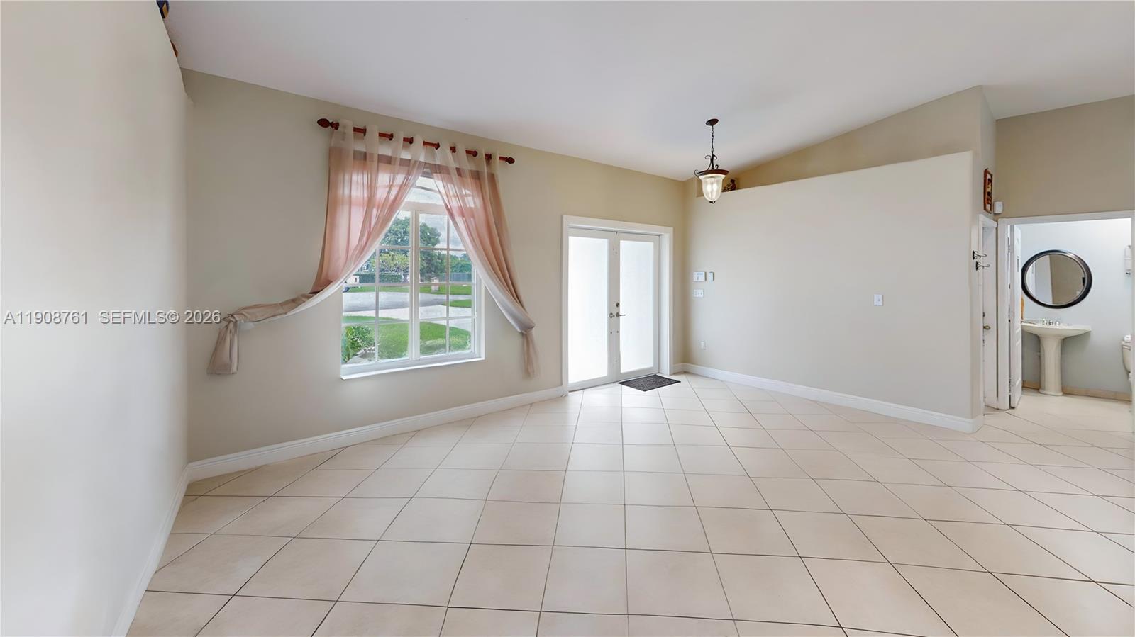 AVOCADO JUNCTION - Residential