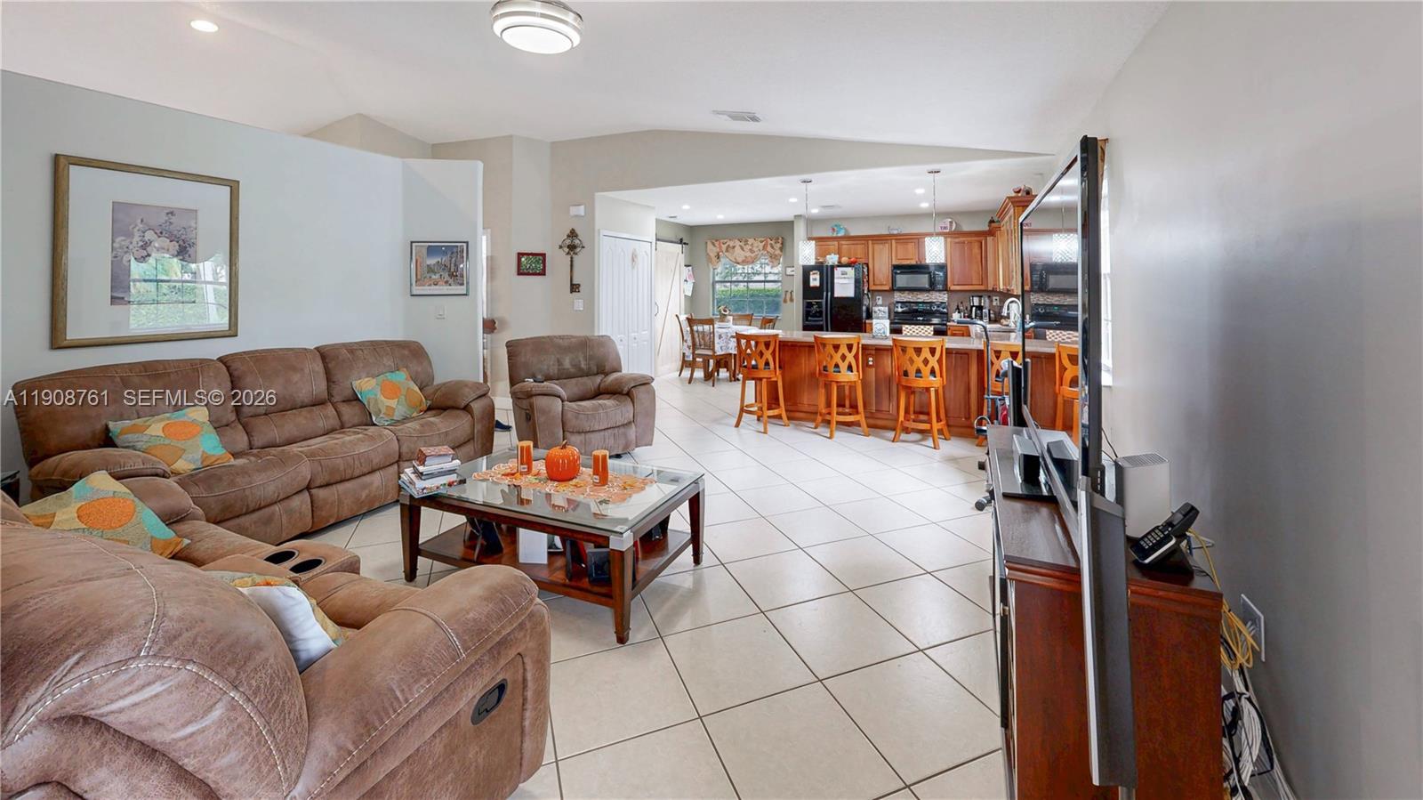 AVOCADO JUNCTION - Residential