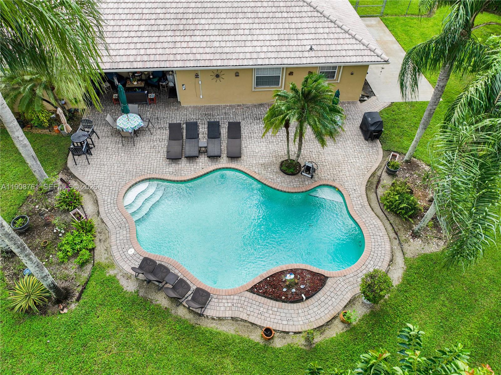 AVOCADO JUNCTION - Residential