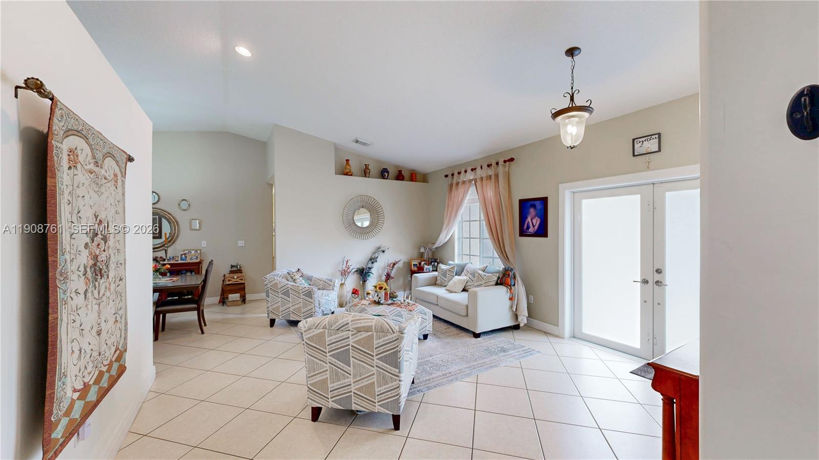 AVOCADO JUNCTION - Residential