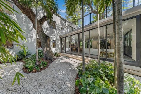 Photo of 1000 NW 9th Ct, Miami, FL 33136 (MLS # A11955793)