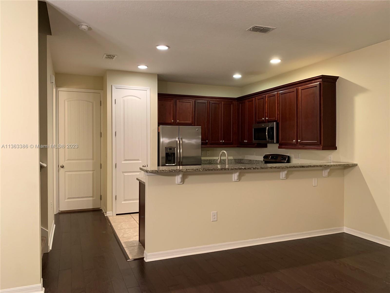 SUMMERPORT TRAIL - Residential