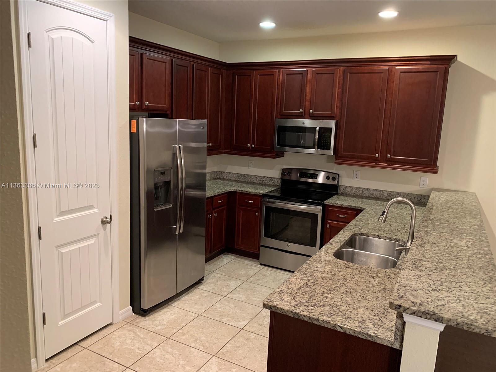 SUMMERPORT TRAIL - Residential