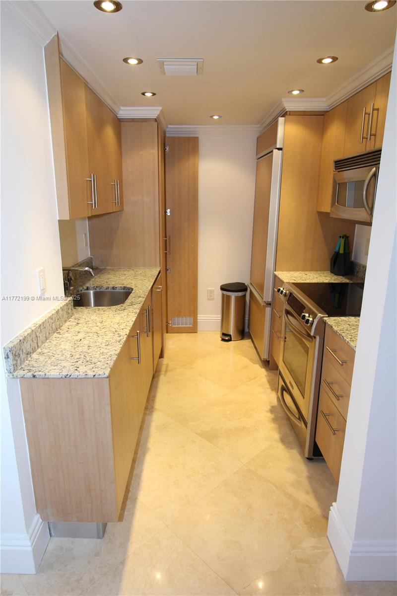 Harbour House Condo - Residential