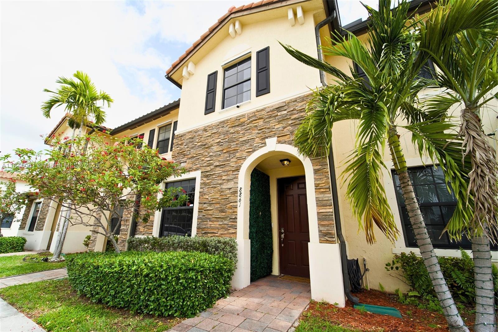 This spacious 3-bedroom, 2.5-bathroom townhouse features an open floor plan with high ceilings, creating an airy and inviting atmosphere. The kitchen offers ample cabinet space and modern appliances, while the cozy living area flows into a small patio, perfect for outdoor relaxation. Upstairs, the master suite boasts a private bath and plenty of closet space, with two additional bedrooms offering flexibility for your needs. With its modern design, convenient layout, and prime location, this townhouse is the perfect place to call home.