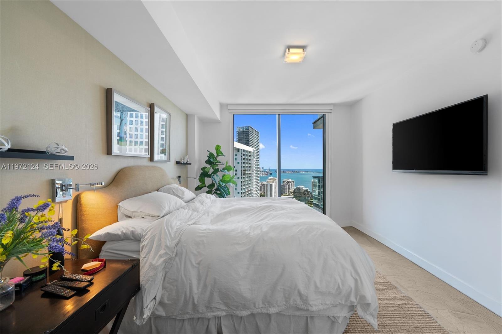 REACH CONDO - Residential