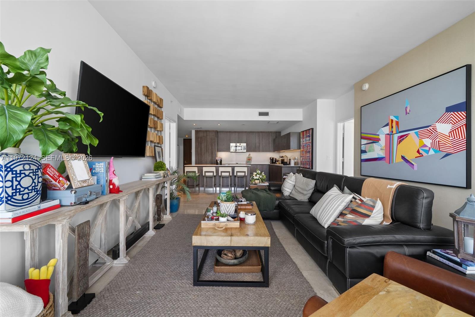 REACH CONDO - Residential