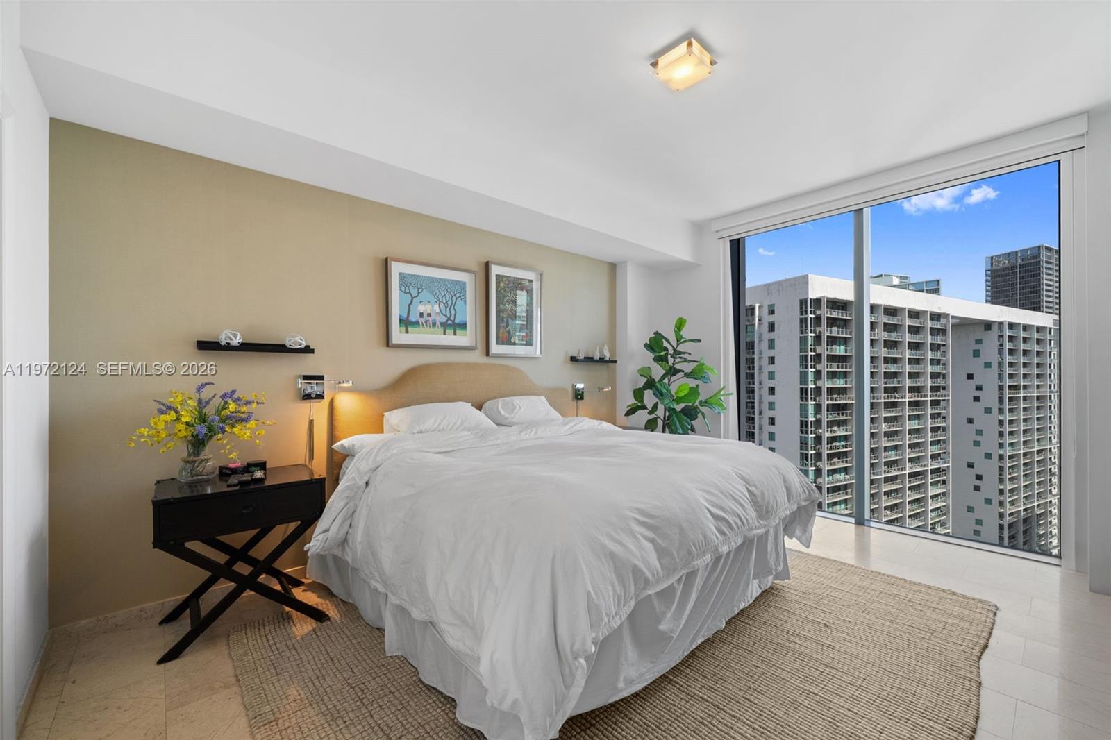 REACH CONDO - Residential