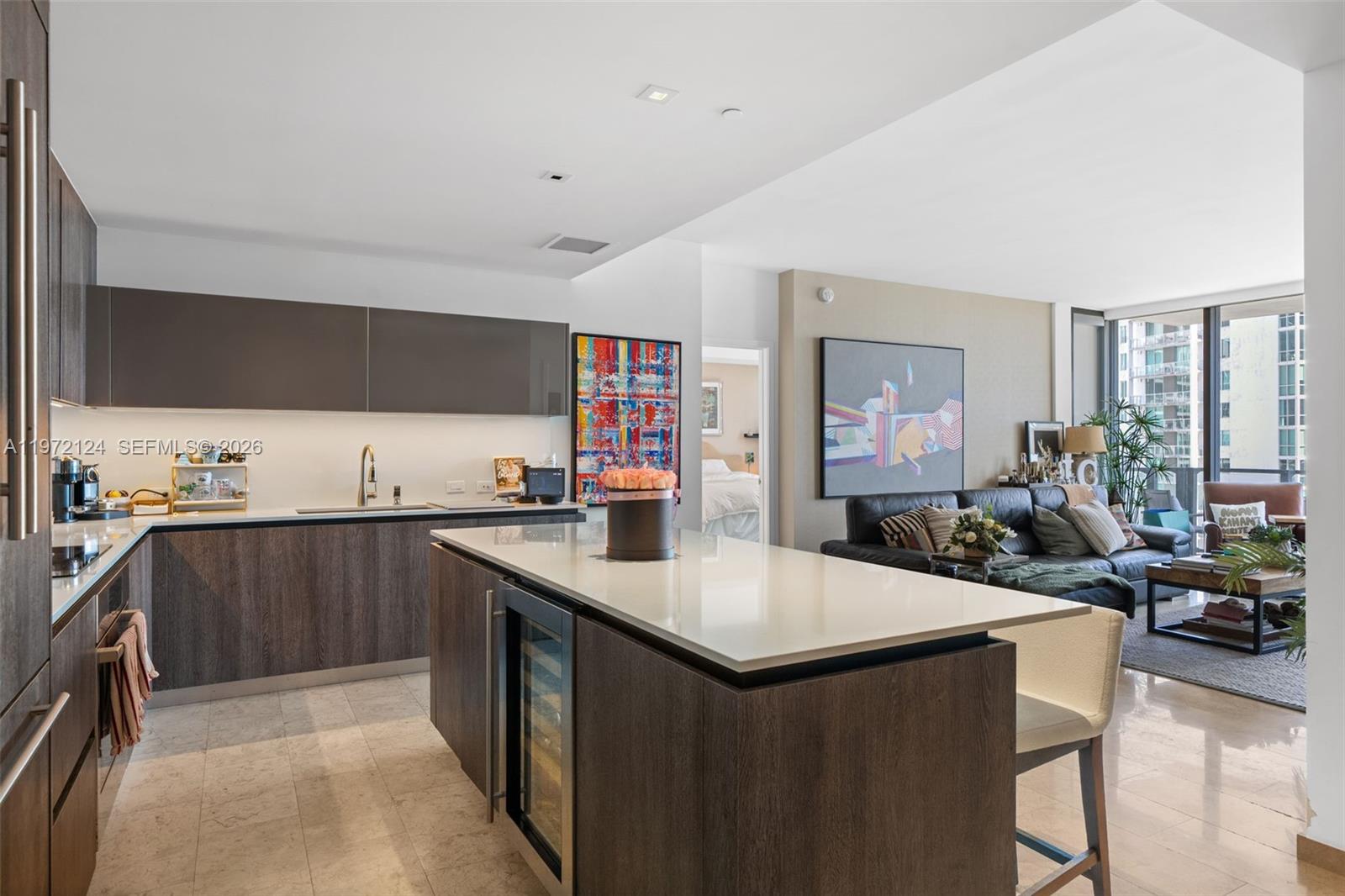 REACH CONDO - Residential