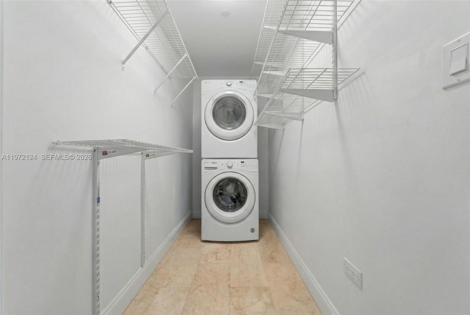 REACH CONDO - Residential