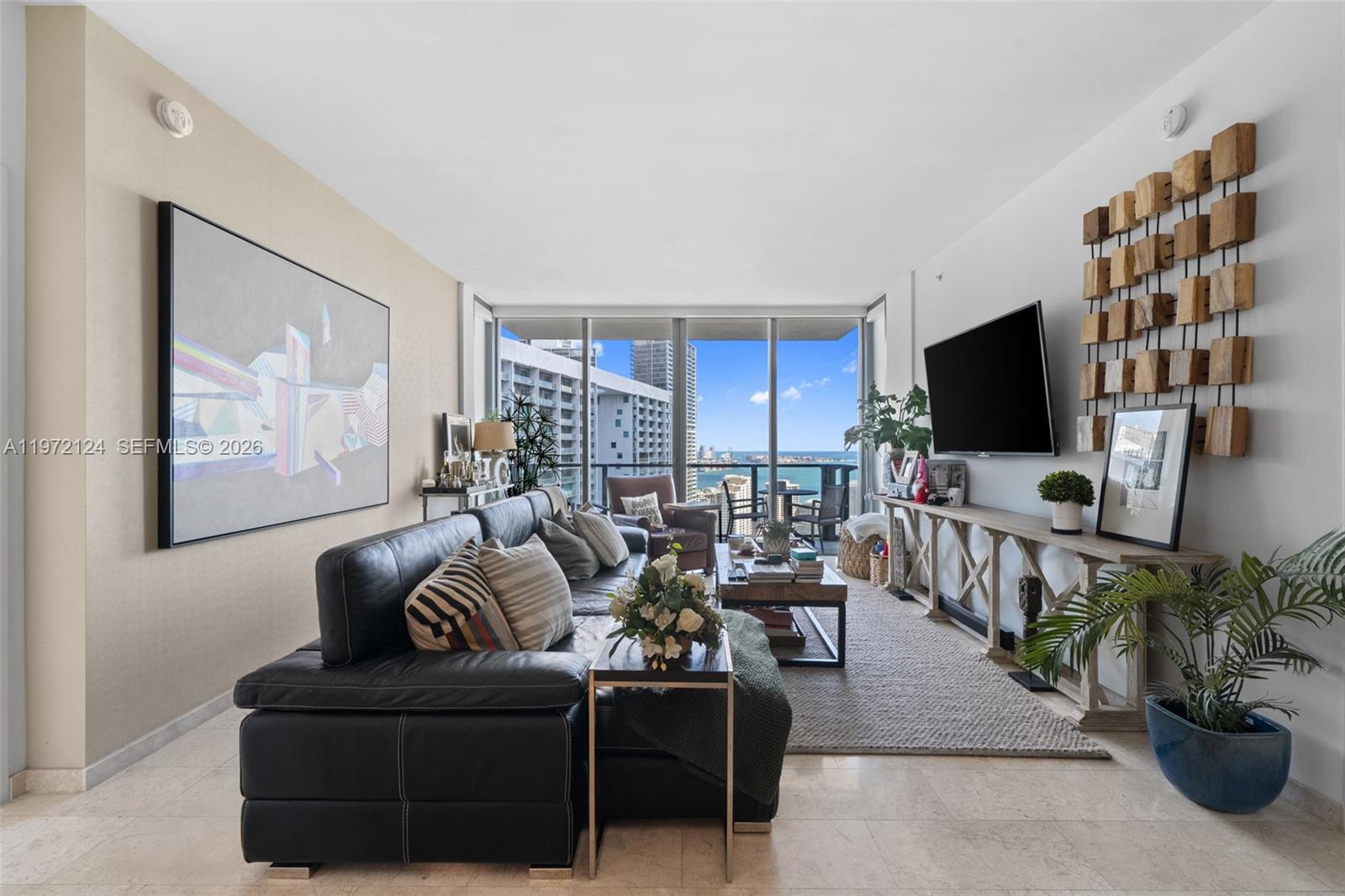 REACH CONDO - Residential