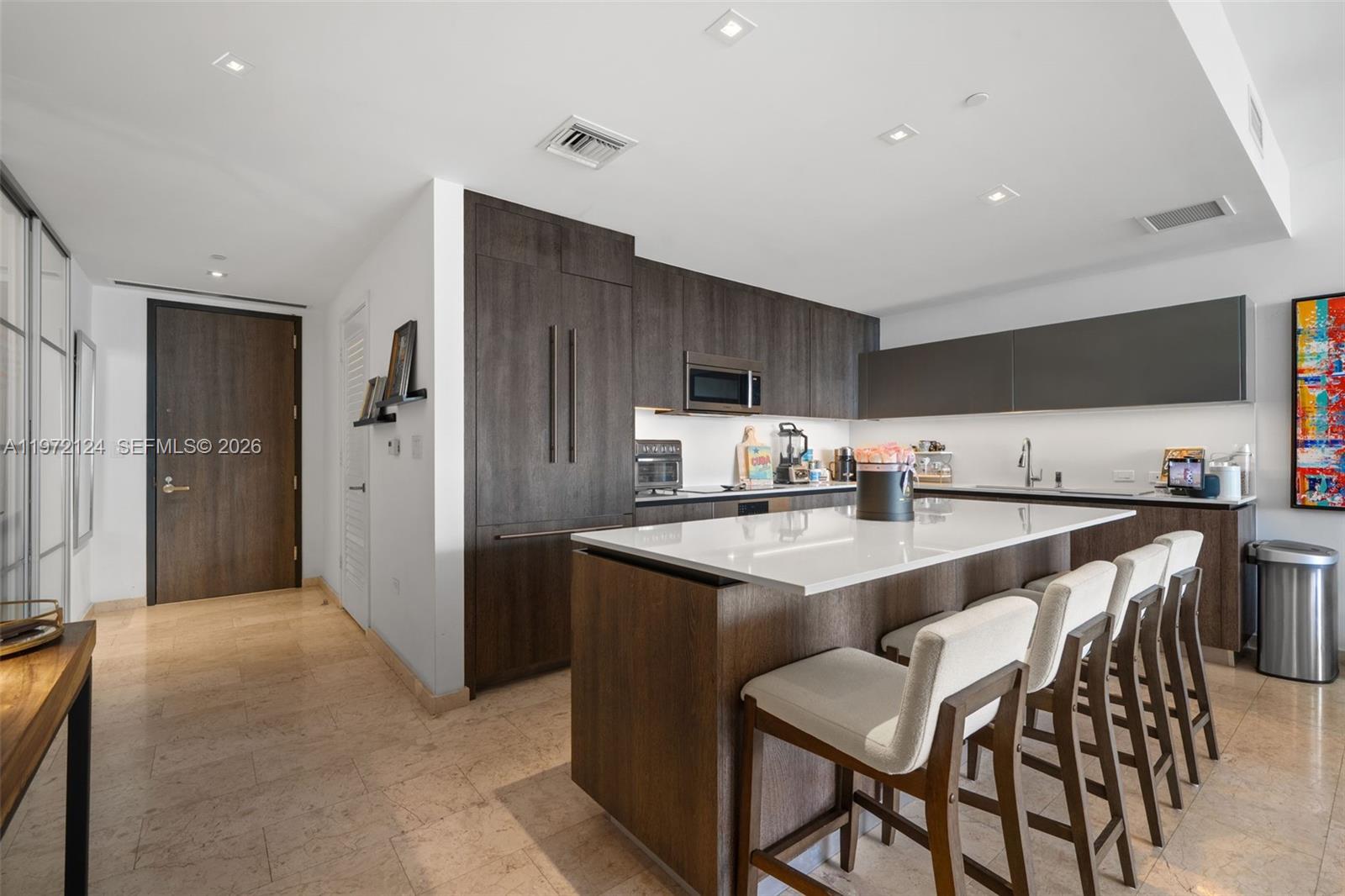 REACH CONDO - Residential