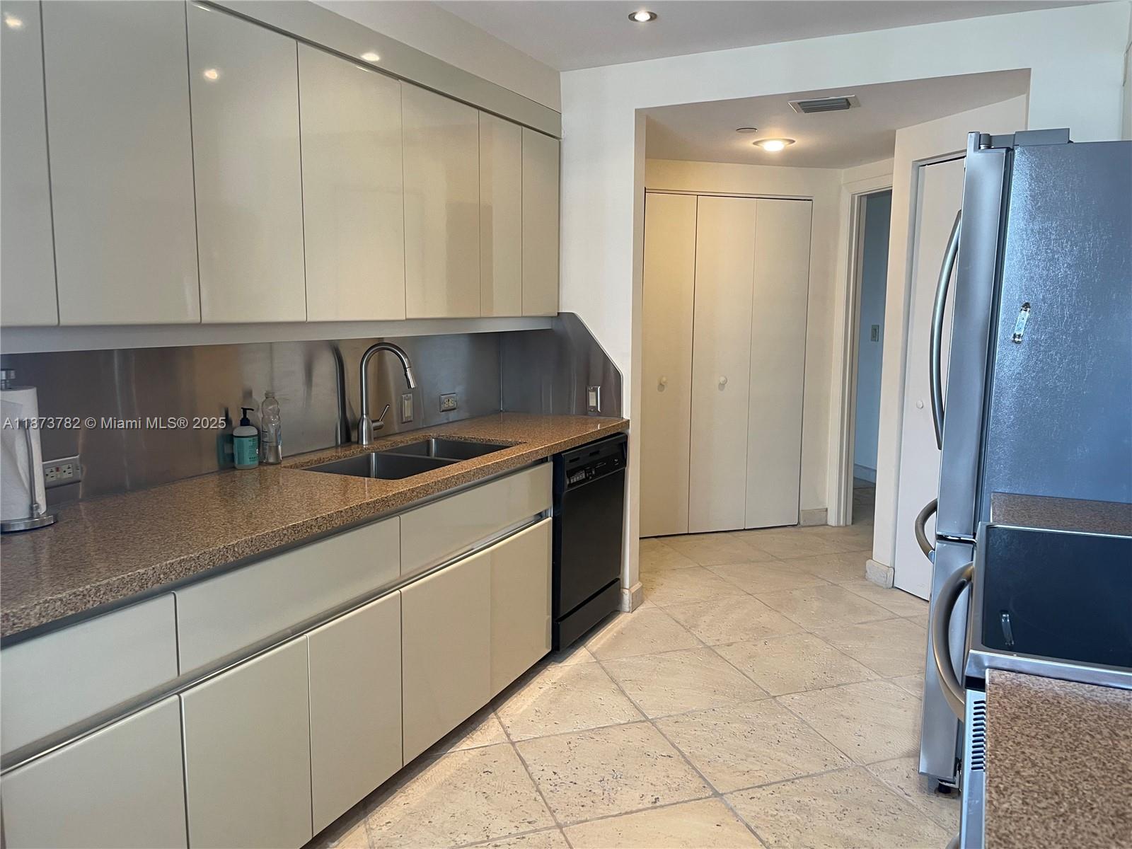 WILLIAMS ISLAND - Residential Lease