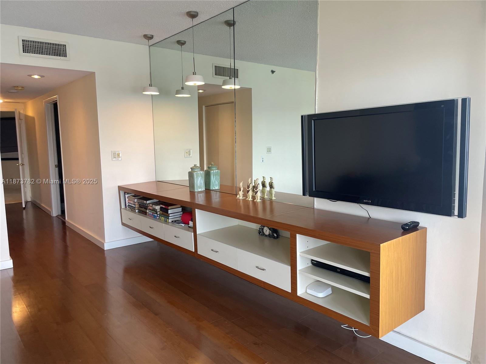 WILLIAMS ISLAND - Residential Lease