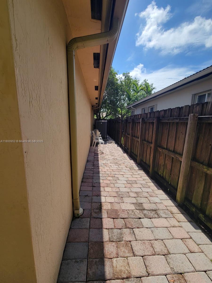 LAKES BY THE BAY AMBER - Residential Lease