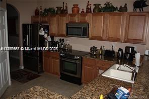 LAKES BY THE BAY AMBER - Residential Lease