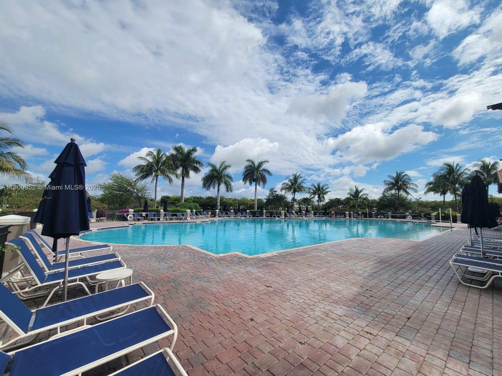 LAKES BY THE BAY AMBER - Residential Lease