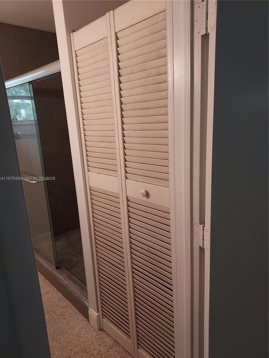 DOWLING ESTS - Residential Lease