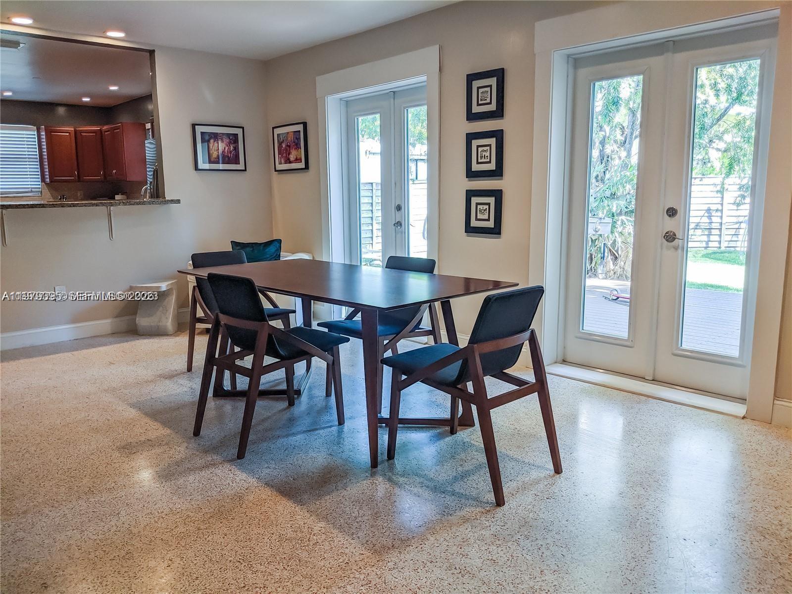 DOWLING ESTS - Residential Lease