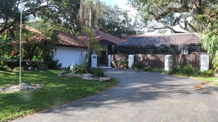Beautiful 5 Bed / 4 Full Bath Home for Rent – Prime Location. Stunning, fully renovated residence located near Emerald Hills and houses of worship, with quick access to I-95, Turnpike, and 595. Just minutes from the airport, seaport, Hard Rock Casino, Downtown Hollywood, and the beaches.
Features include:
5 spacious bedrooms and 4 full bathrooms
Brand-new kitchen with modern appliances
New flooring and high ceilings throughout
Private screened pool with Jacuzzi
Oversized 13,000 sq ft lot offering excellent privacy
Backyard with turf grass, perfect for play or entertaining
Move-in ready and available first week of April.