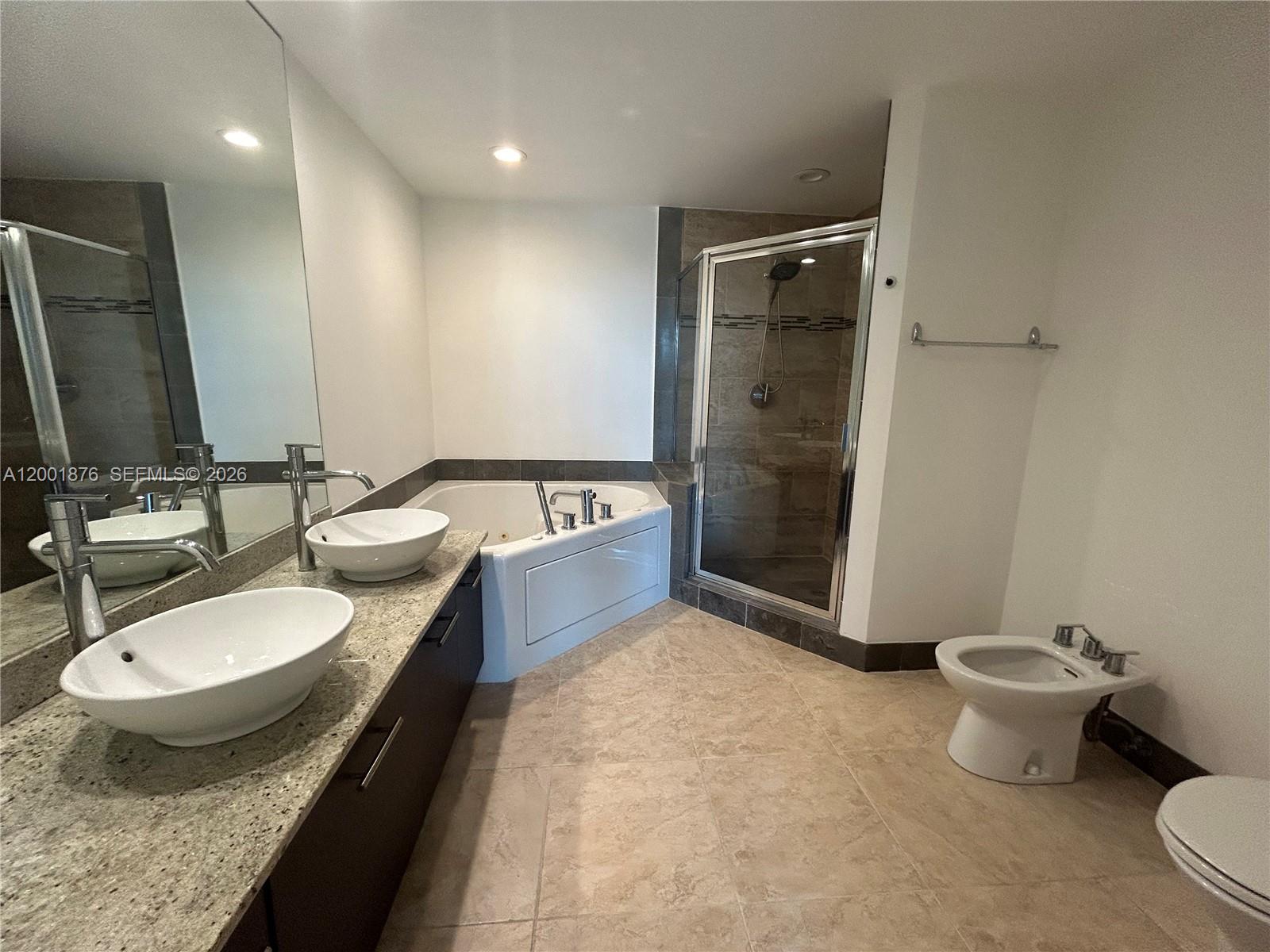 UPTOWN MARINA LOFTS CONDO - Residential Lease