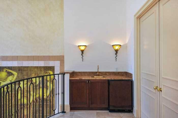 ISLAND ESTATES - Residential