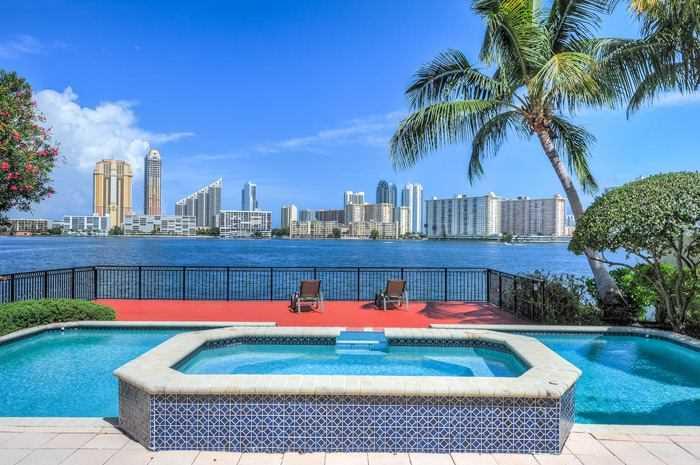 ISLAND ESTATES - Residential