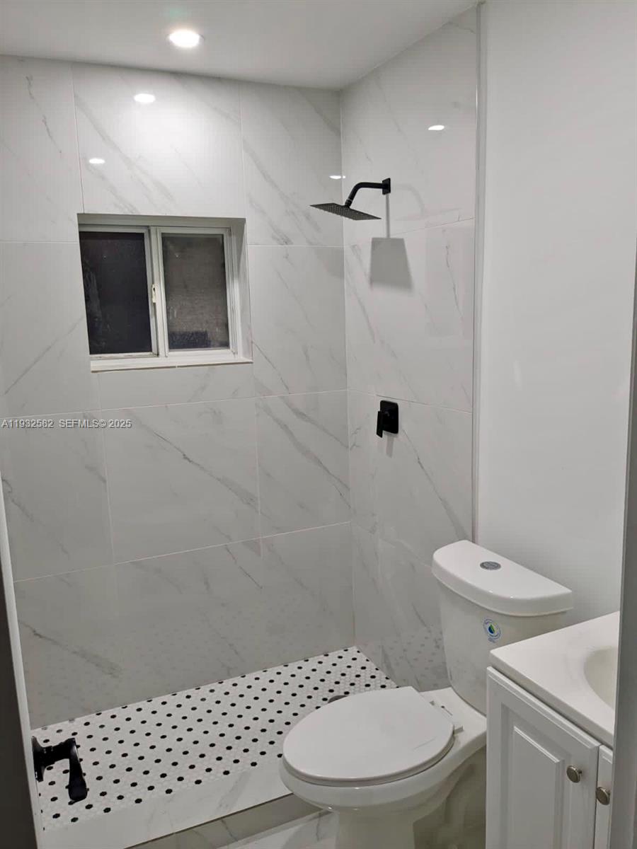 EL PRADO XIII CONDO - Residential Lease