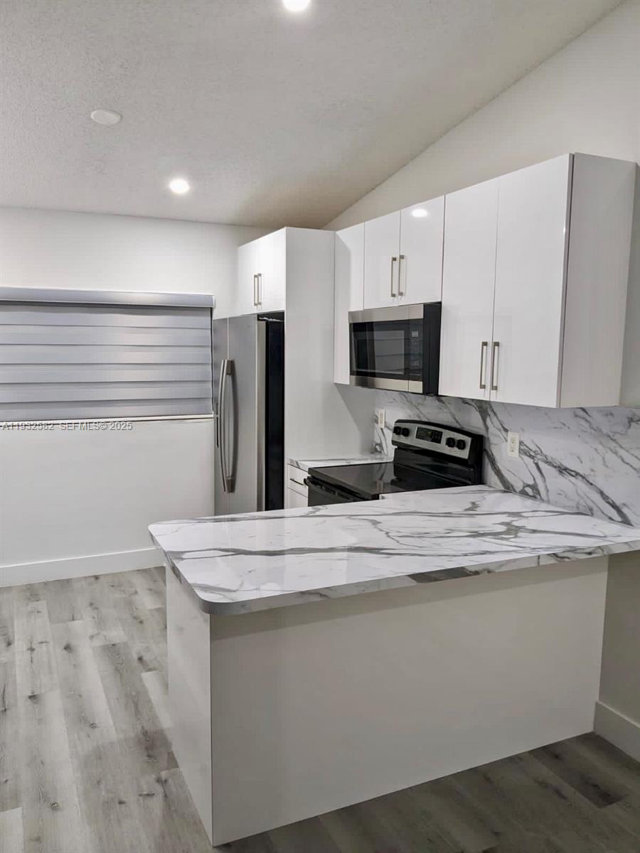 EL PRADO XIII CONDO - Residential Lease