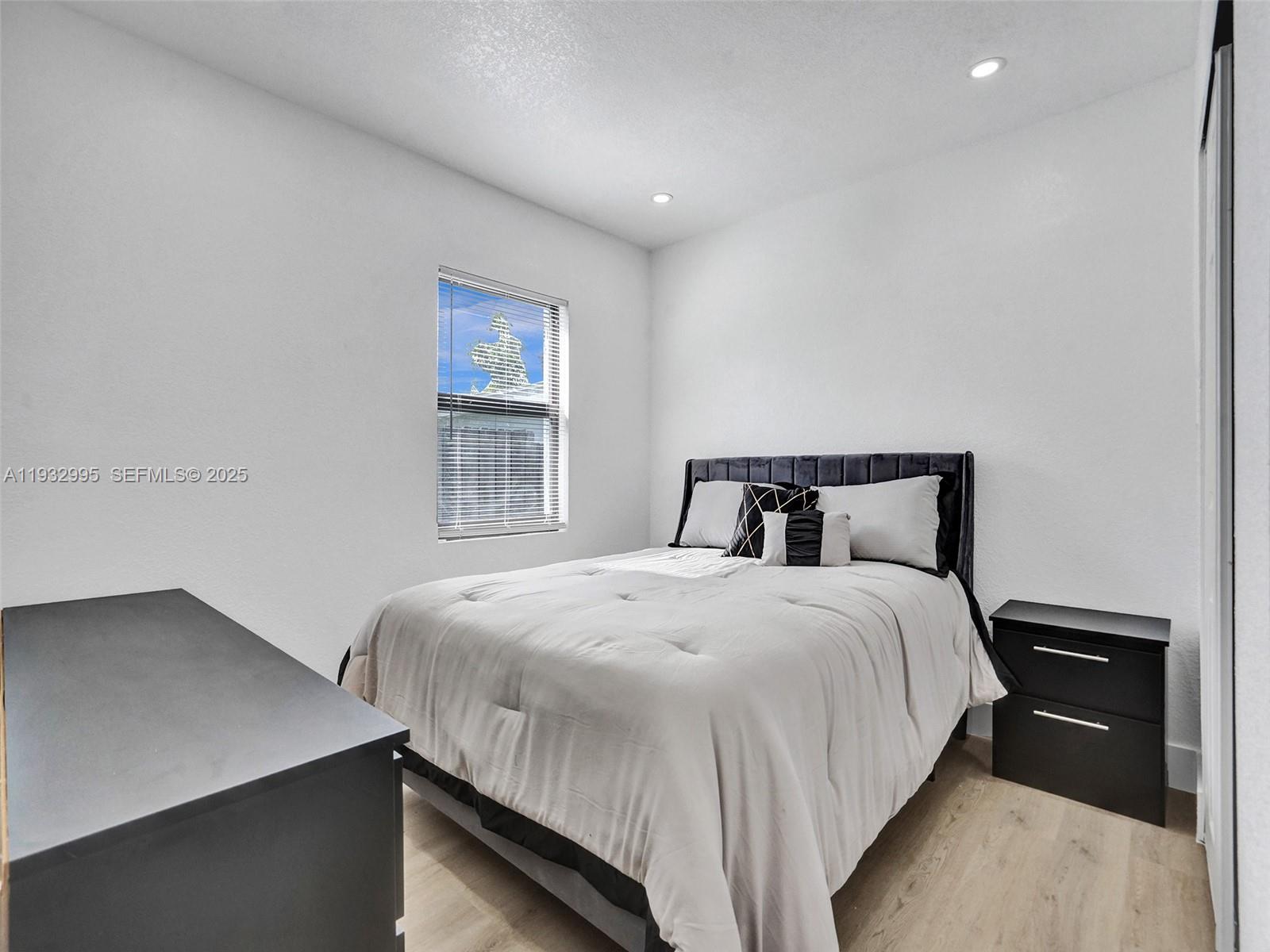 OAKLAND PARK SECOND ADD - Residential