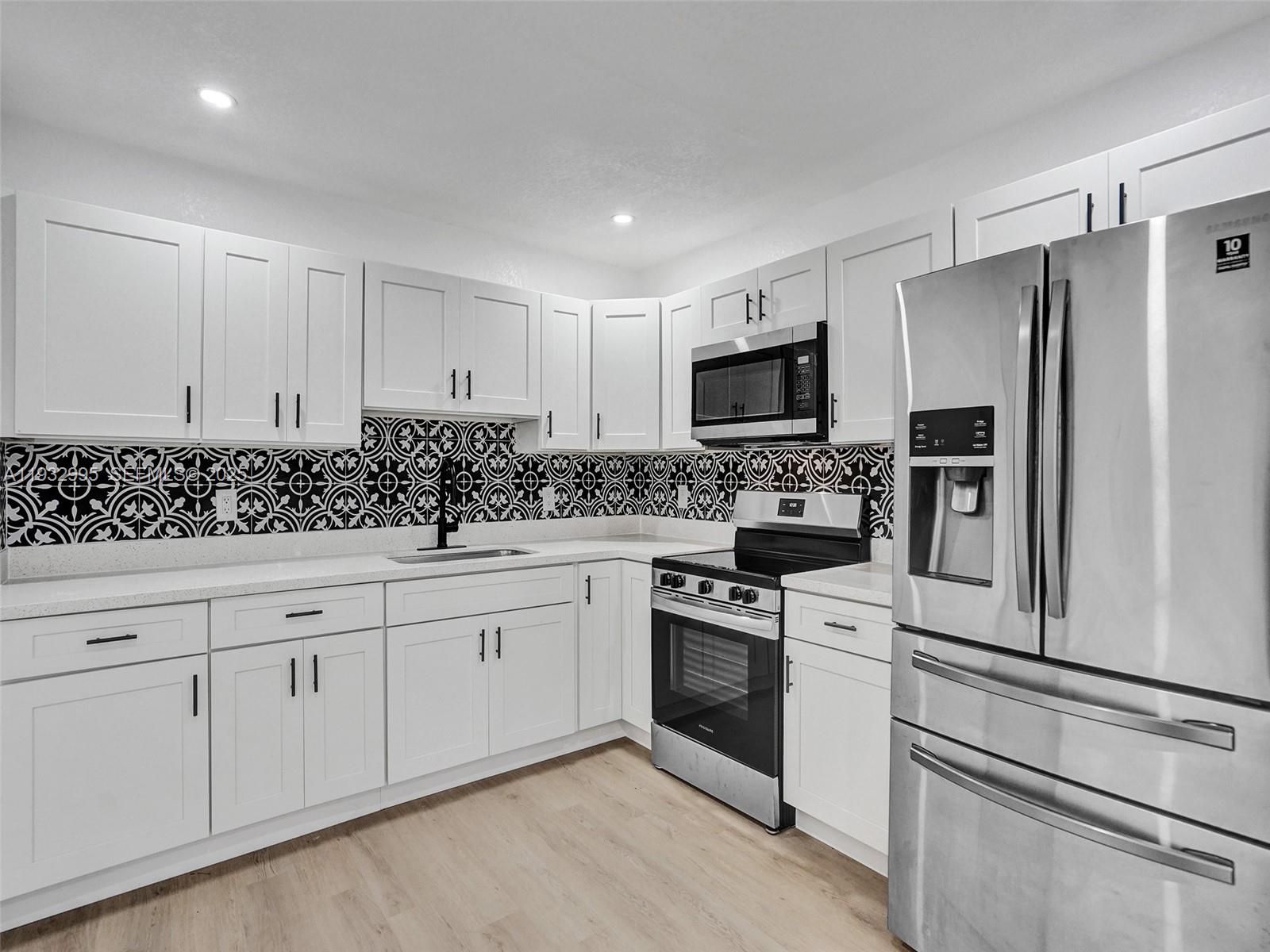 OAKLAND PARK SECOND ADD - Residential