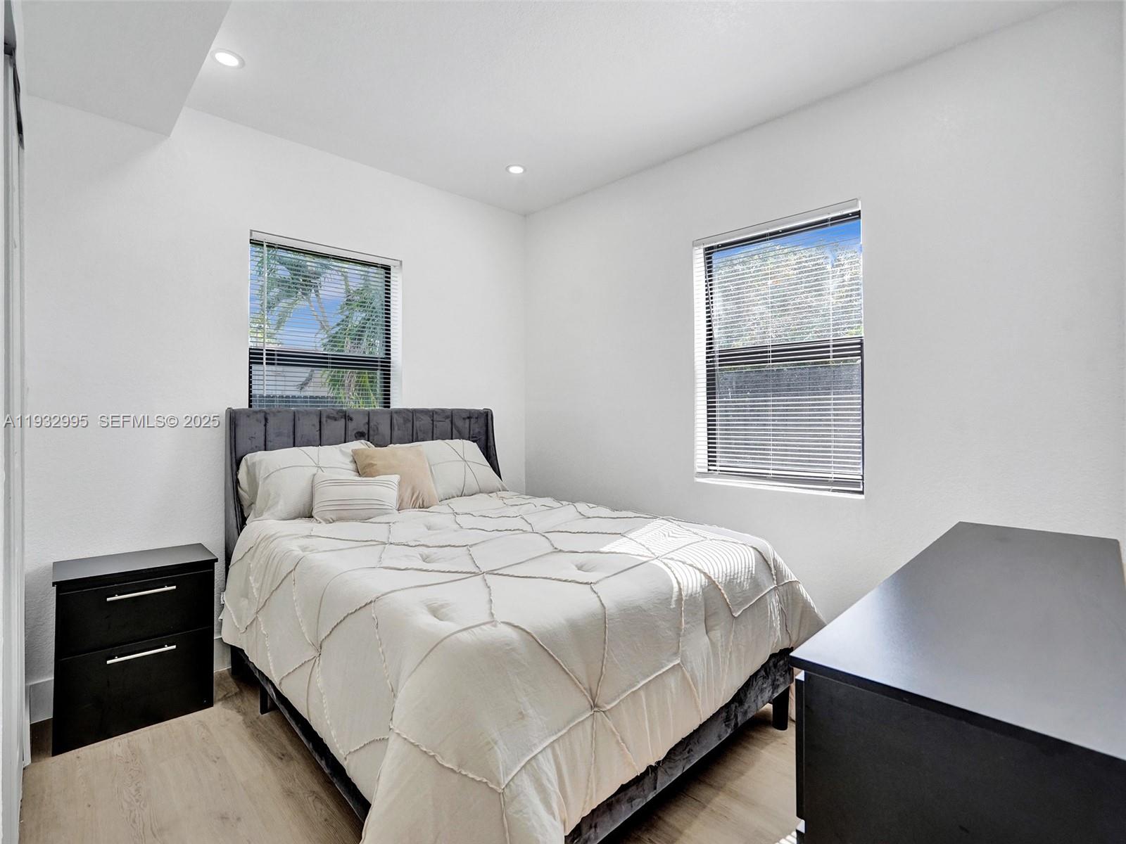 OAKLAND PARK SECOND ADD - Residential