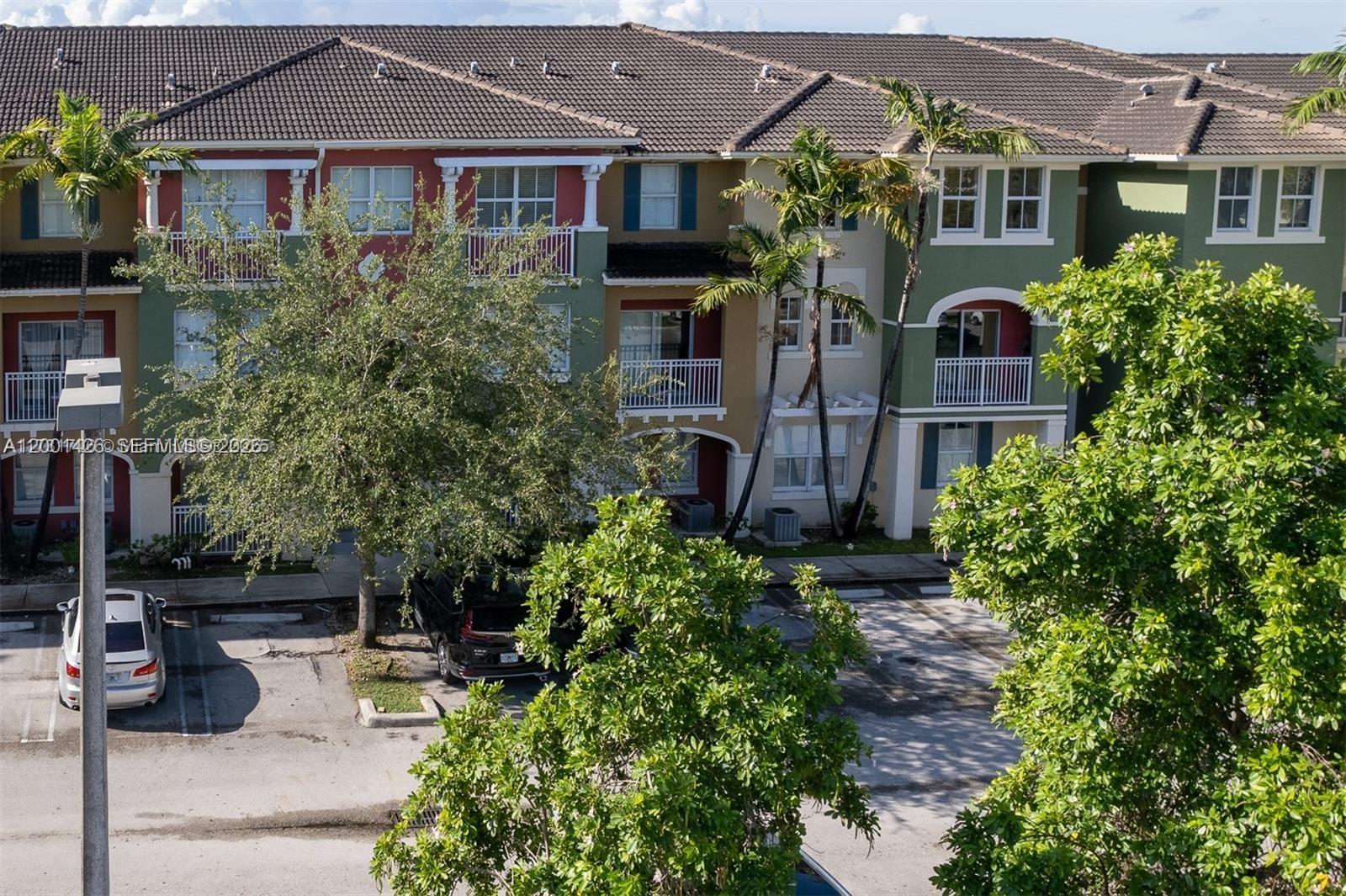 PROMENADE SHORES AT DORAL - Residential